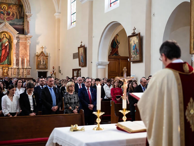 How long is a Catholic funeral2